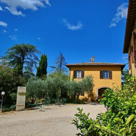 Farmhouse in Todi with Pool & Theater Nearby