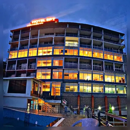 Spt Clarks Inn Suite Mandi