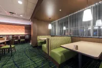 Fairfield Inn & Suites Leavenworth Hotels in Lansing