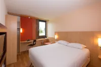 Ibis Guingamp - Coeur de Bretagne Hotels in Guingamp