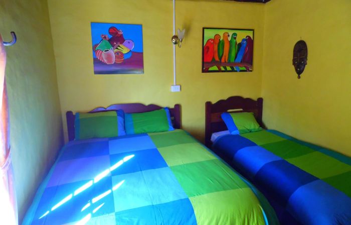 La Casa Amarilla