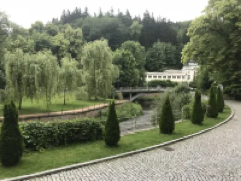 斯魯奈斯拉茲內酒店