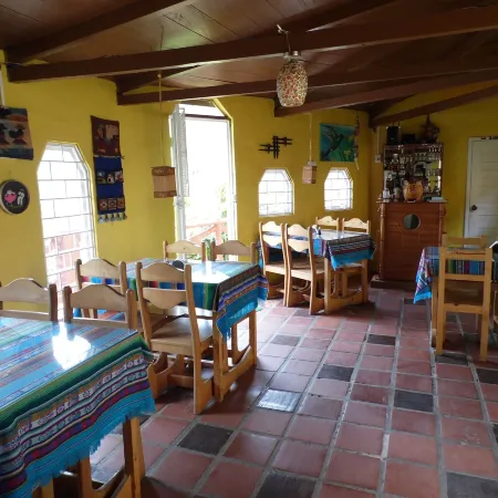 La Casa Amarilla