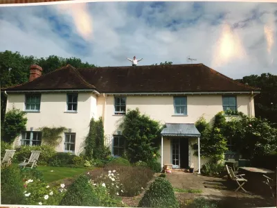 Chalkcroft Lodge Hotels near Specsavers Opticians and Audiologists - Andover