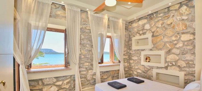 Villasonboard Rock Villa 3 Bed, 3 Bath, Jacuzzi, Seaside Ermioni Hotele w: Ermionida