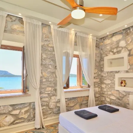Villasonboard Rock Villa 3 Bed, 3 Bath, Jacuzzi, Seaside Ermioni