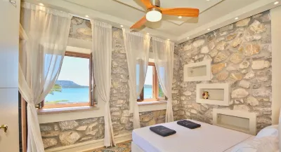 Villasonboard Rock Villa 3 Bed, 3 Bath, Jacuzzi, Seaside Ermioni