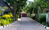 Nomad's Court Lodge