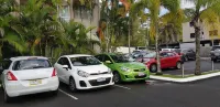 Reef Palms Motel Apartments - Motels