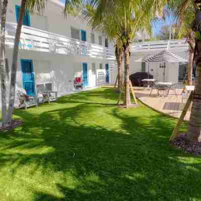 Seaspray Surf Lodge Hotel Exterior