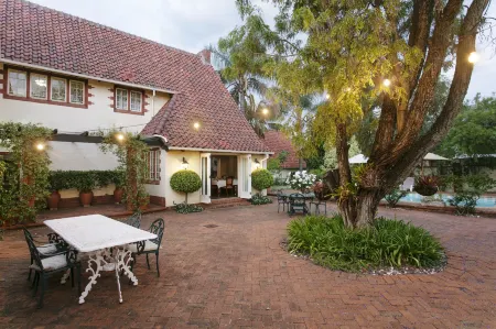 Brooklyn Manor Отели рядом с достопримечательностью «Idube Game Reserve»