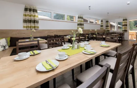 Alpine Lodge Klösterle am Arlberg Отели в г. Блуденц