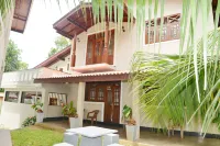 Villa River Paradise Hotels in Kalegana