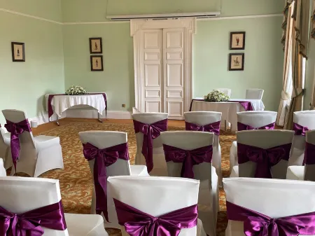 Moresby Hall Country House Hotel Отели рядом с достопримечательностью «Whitehaven Sports Centre»