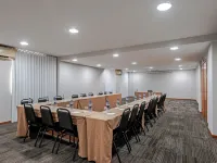 Slim Curitiba Alto da XV Отели рядом с достопримечательностью «Торговый центр Mueller»