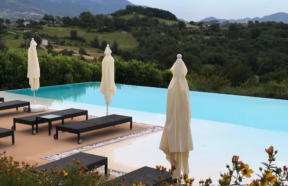 瑞萊斯科勒布諾酒店