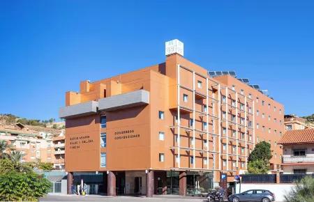 Hotel Macià Real de La Alhambra Отели в г. Кентар