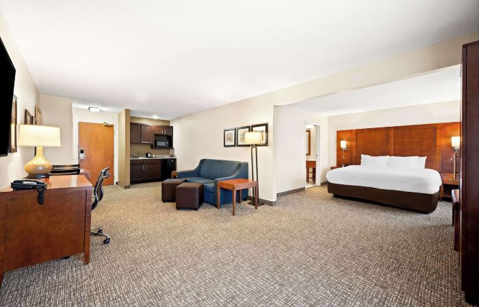 Comfort Inn & Suites Decatur-Forsyth