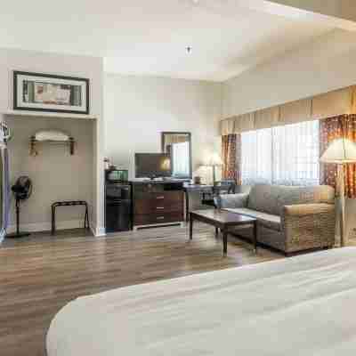 Quality Inn Near Mammoth Mountain Ski Resort Rooms