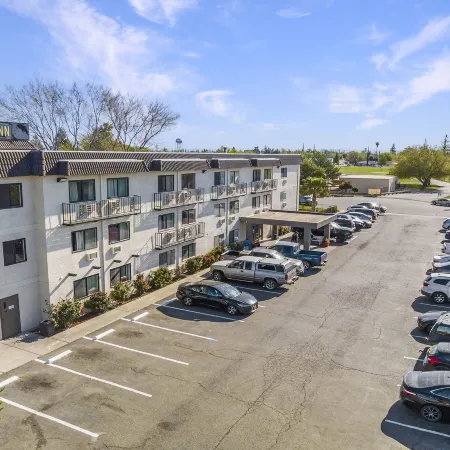 Sutter Inn