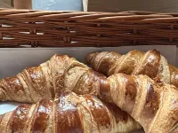 Hotel de Hallen - breakfast