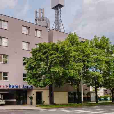 雅倫湖飯店 Hotel Exterior