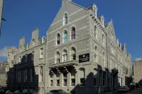 Carmelite Hotel