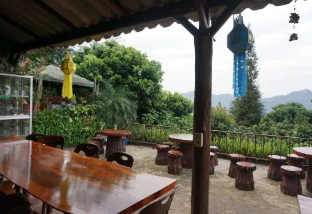 Phu Mok Camp Отели в г. Thoeng