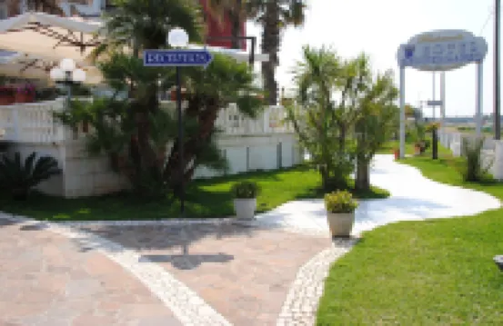 Hotel Mediterraneo - parking