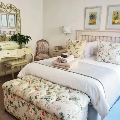 Cherry Berry Guest House Hotels near Outeniqua Pass