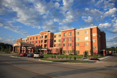 Courtyard Omaha Aksarben Village Hotels near Tom Kelley's Bowling Pro Shop