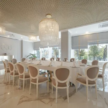 Hotel Kyiv Отели рядом с достопримечательностью «Андреевская церковь»