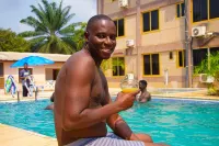 NP Plaza Hotel - Pools