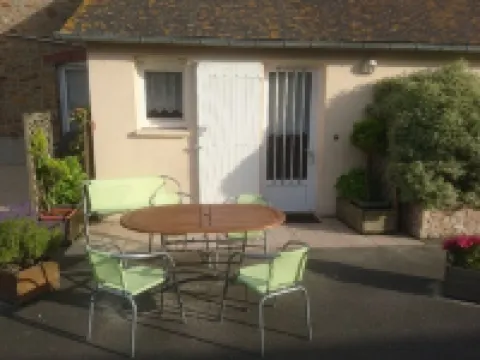 La Jacotière Hotels near Eglise Notre-Dame de Pontorson