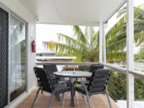 Palm View Holiday Apartments Hotels in Bowen