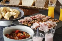 Los Cerros del Chaltén Boutique Hotel - Breakfast