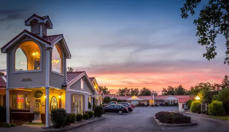 Village Haven Inn & Extended Stay Отели в г. Эйкрон