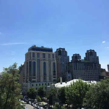 Hotel Status Apartments Отели рядом с достопримечательностью «Андреевская церковь»