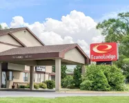Econo Lodge Traverse City South - parking
