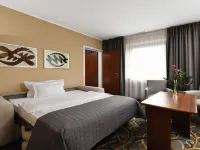 City Hotel Hotels near Granaries