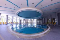 Royal Lido Resort & Spa - Pools