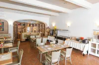 Brit Hotel Le Revest Sainte-Maxime - petit déjeuner