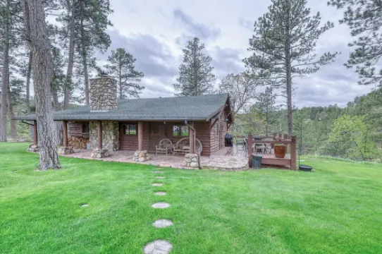 Big Horn Sheep Cottage Near Mt. Rushmore