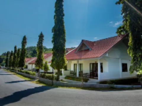 Naiharn Beach Resort Hotels near Nai Han Beach