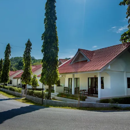 Naiharn Beach Resort Отели рядом с достопримечательностью «Мыс Промхтеп»