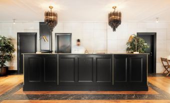 La França Travellers Adults Only