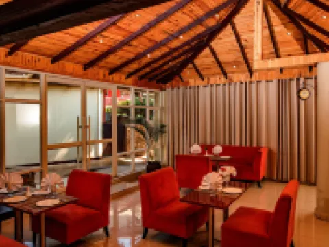 Serendib Suites and Conference Center โรงแรมในบลันไทร์