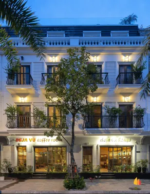 Deja Vu House Ha Long Hotels near Tran Quoc Nghien Temple
