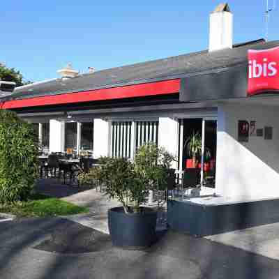 Hôtel ibis Laval le Relais d'Armor Hotel Exterior