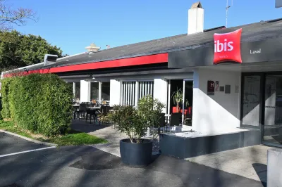 Ibis Laval le Relais d'Armor Отели в г. Шанже
